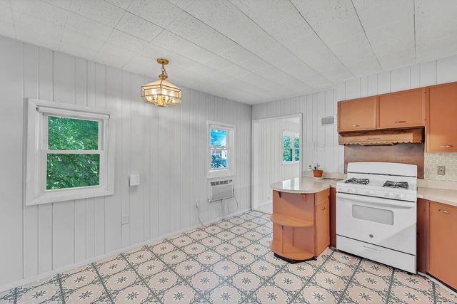 2920 N Bartlett AVENUE, Milwaukee, WI 53211