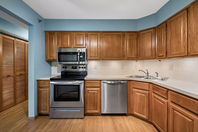 3801 W 98th Street 209, Bloomington, MN 55431