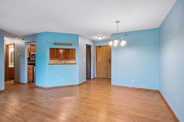3801 W 98th Street 209, Bloomington, MN 55431