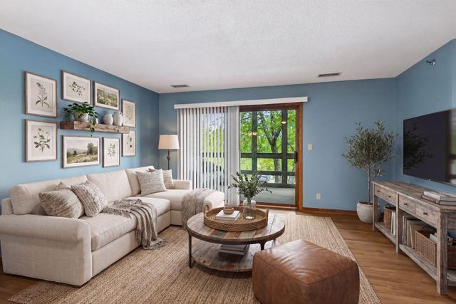 3801 W 98th Street 209, Bloomington, MN 55431