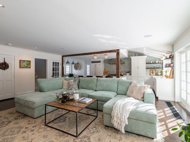 20 Seabury Point Road, Duxbury, MA 02332