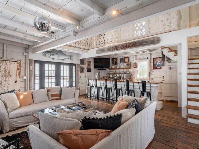 20 Seabury Point Road, Duxbury, MA 02332