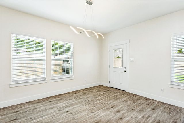 901 E Devitt Street, Fort Worth, TX 76110