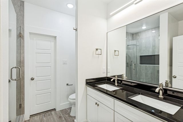 901 E Devitt Street, Fort Worth, TX 76110