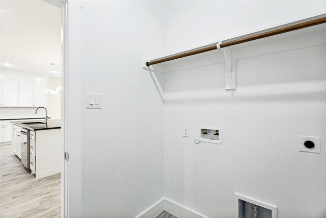 901 E Devitt Street, Fort Worth, TX 76110