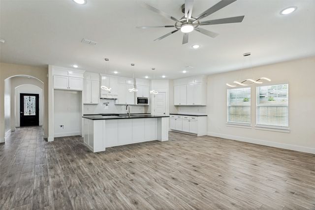 901 E Devitt Street, Fort Worth, TX 76110