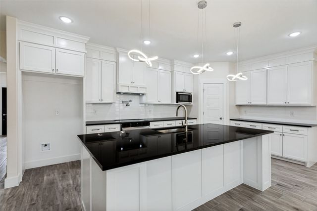 901 E Devitt Street, Fort Worth, TX 76110