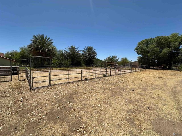 2602 W County 18 St, Somerton, AZ 85350