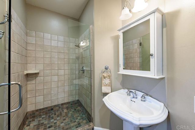 1947 Bear Valley Oaks Road, Escondido, CA 92025
