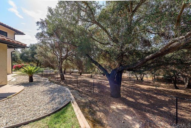 1947 Bear Valley Oaks Road, Escondido, CA 92025