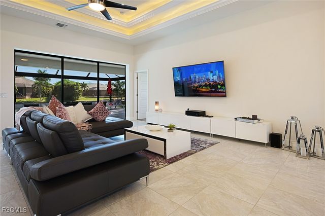 2913 SW 11th PL, Cape Coral, FL 33914