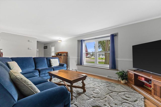 148 Beth COURT, Burlington, WI 53105