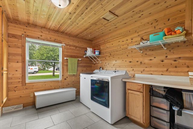 148 Beth COURT, Burlington, WI 53105