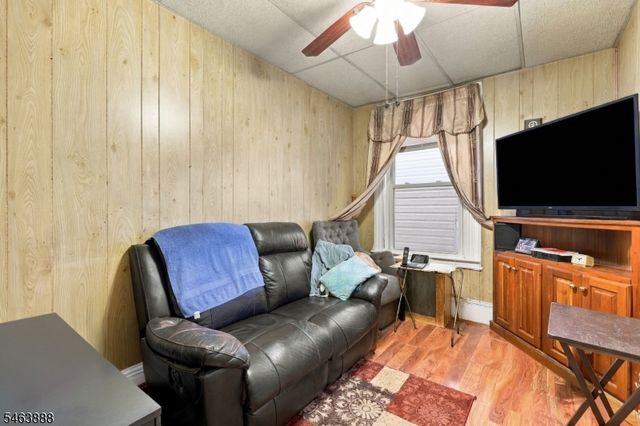 671 E 29Th St, Paterson City, NJ 07504