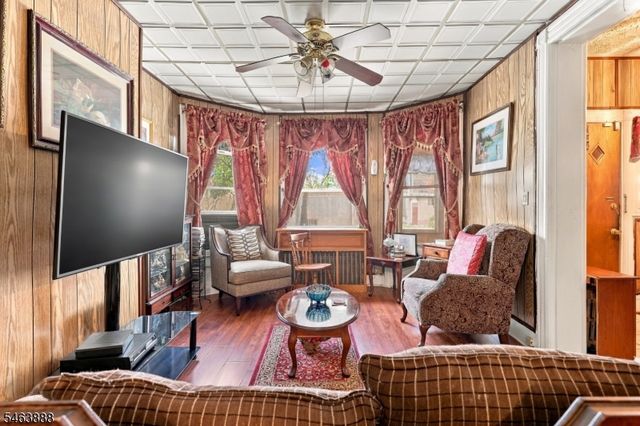 671 E 29Th St, Paterson City, NJ 07504