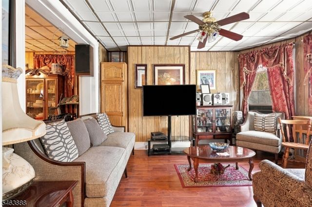 671 E 29Th St, Paterson City, NJ 07504