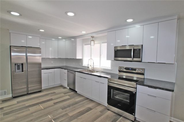 48 Skycrest Drive, Greece, NY 14616