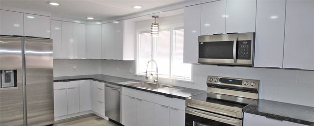 48 Skycrest Drive, Greece, NY 14616