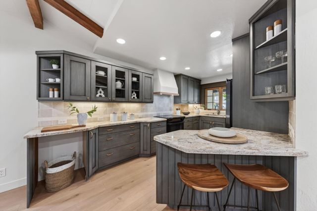 2734 Doverton Square, Mountain View, CA 94040