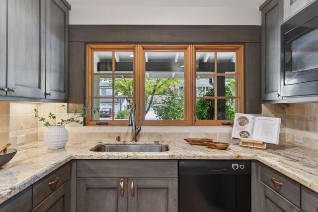 2734 Doverton Square, Mountain View, CA 94040