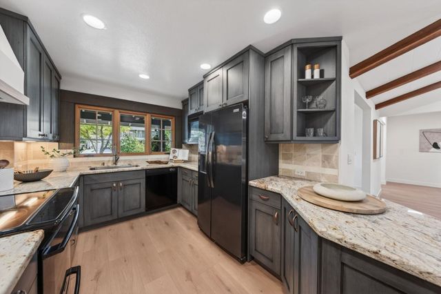 2734 Doverton Square, Mountain View, CA 94040