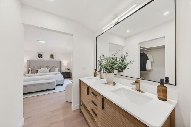 2734 Doverton Square, Mountain View, CA 94040