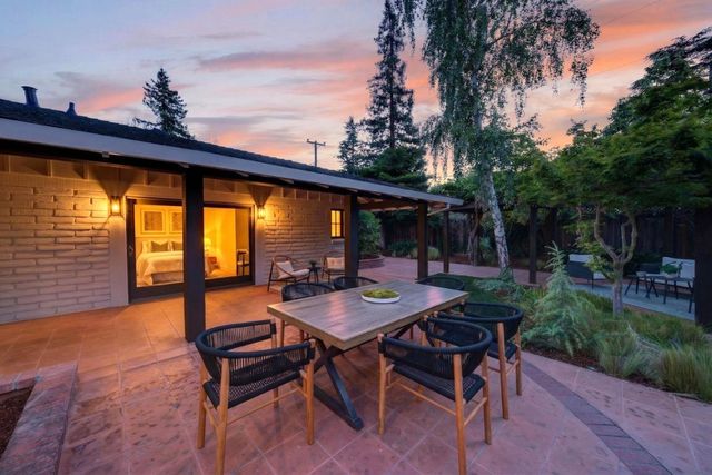 2734 Doverton Square, Mountain View, CA 94040