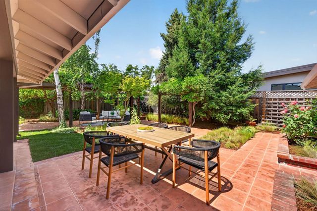 2734 Doverton Square, Mountain View, CA 94040