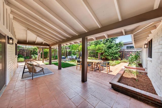 2734 Doverton Square, Mountain View, CA 94040