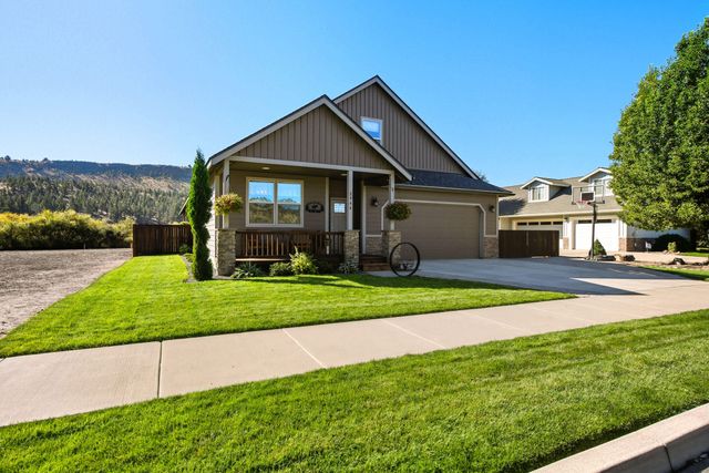 2944 SE Triangle Outfit Drive, Prineville, OR 97754