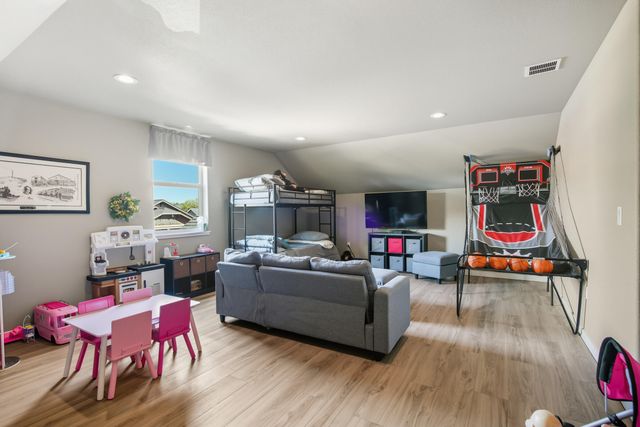 2944 SE Triangle Outfit Drive, Prineville, OR 97754