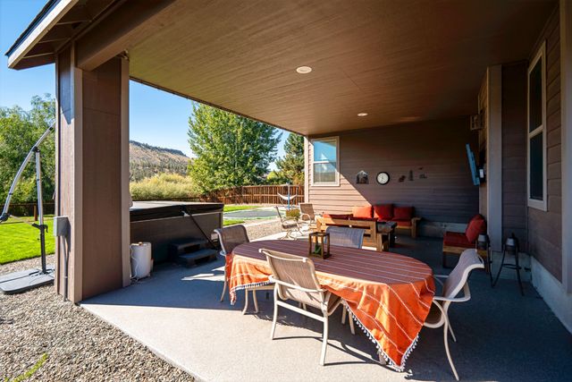 2944 SE Triangle Outfit Drive, Prineville, OR 97754