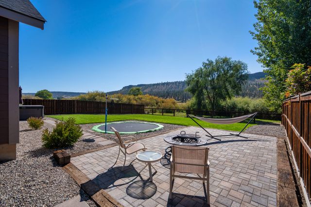 2944 SE Triangle Outfit Drive, Prineville, OR 97754