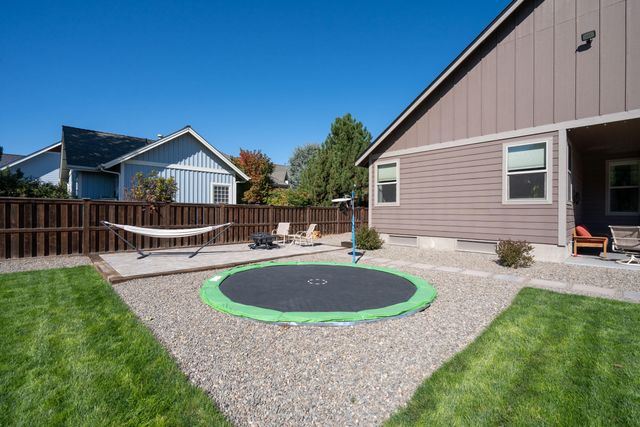 2944 SE Triangle Outfit Drive, Prineville, OR 97754