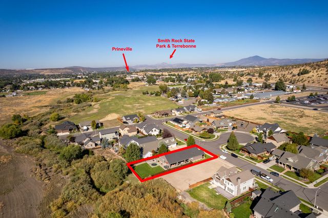 2944 SE Triangle Outfit Drive, Prineville, OR 97754