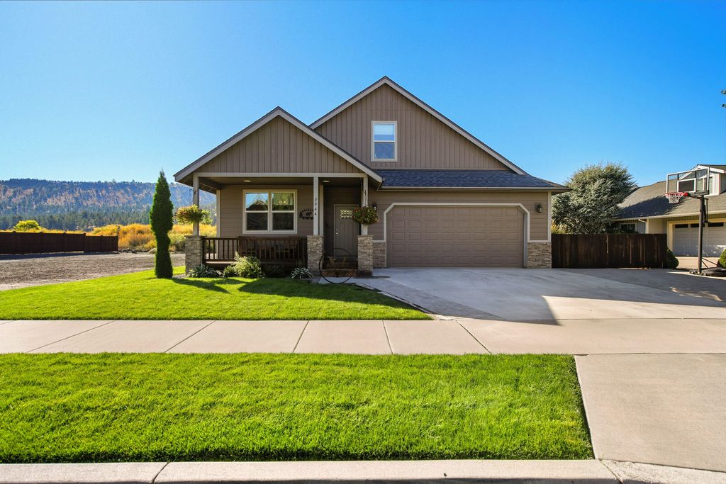 2944 SE Triangle Outfit Drive, Prineville, OR 97754