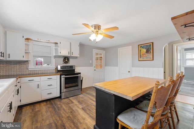 308 HOFFMANSVILLE RD, Bechtelsville, PA 19505