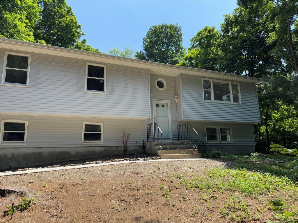 5760 Route 82, Clinton Corners, NY 12514