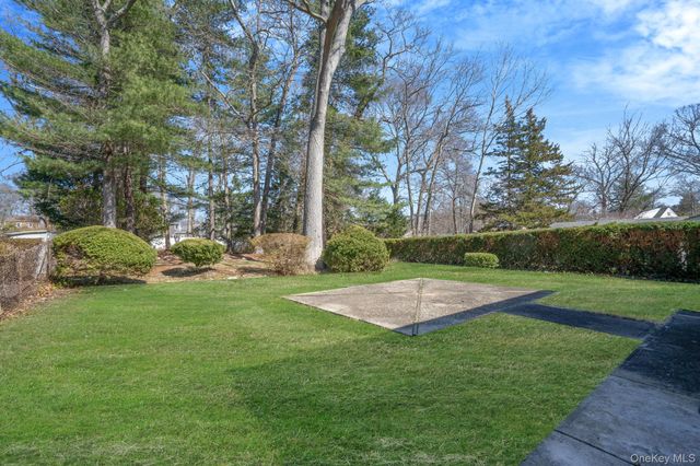 95 Horton Drive, Huntington Station, NY 11746