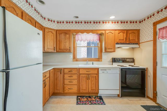 95 Horton Drive, Huntington Station, NY 11746