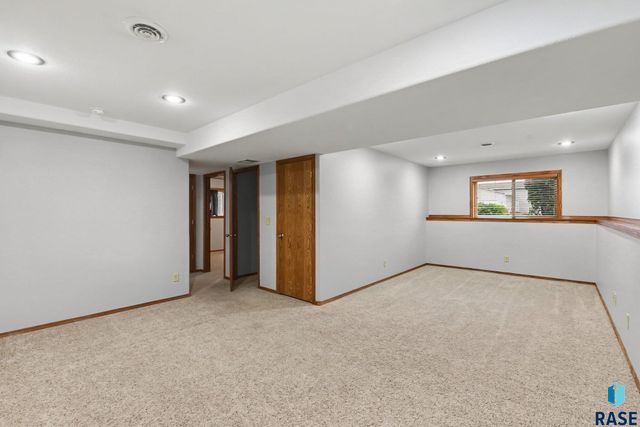 610 Teddy St Street, Harrisburg, SD 57032