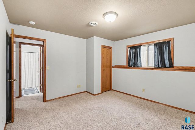 610 Teddy St Street, Harrisburg, SD 57032