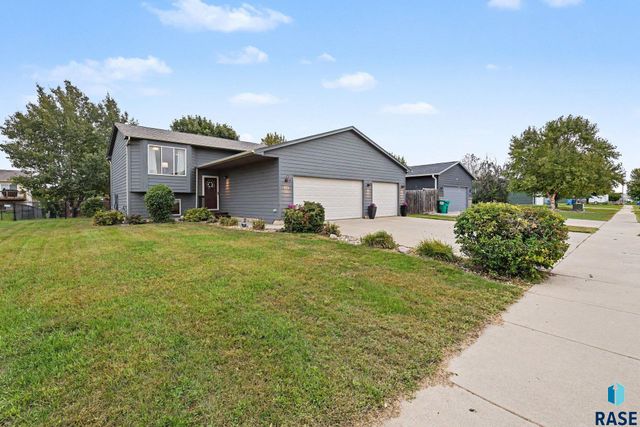 610 Teddy St Street, Harrisburg, SD 57032