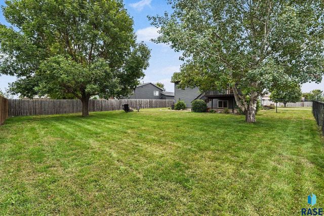 610 Teddy St Street, Harrisburg, SD 57032
