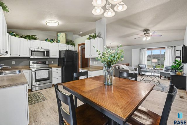 610 Teddy St Street, Harrisburg, SD 57032