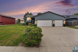 610 Teddy St Street, Harrisburg, SD 57032