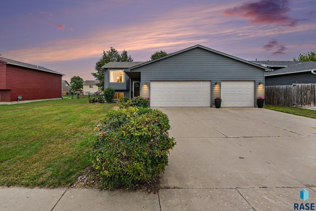 610 Teddy St Street, Harrisburg, SD 57032