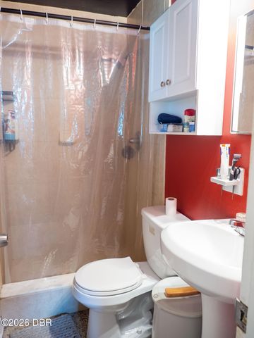 1983 Magnolia Avenue, South Daytona, FL 32119