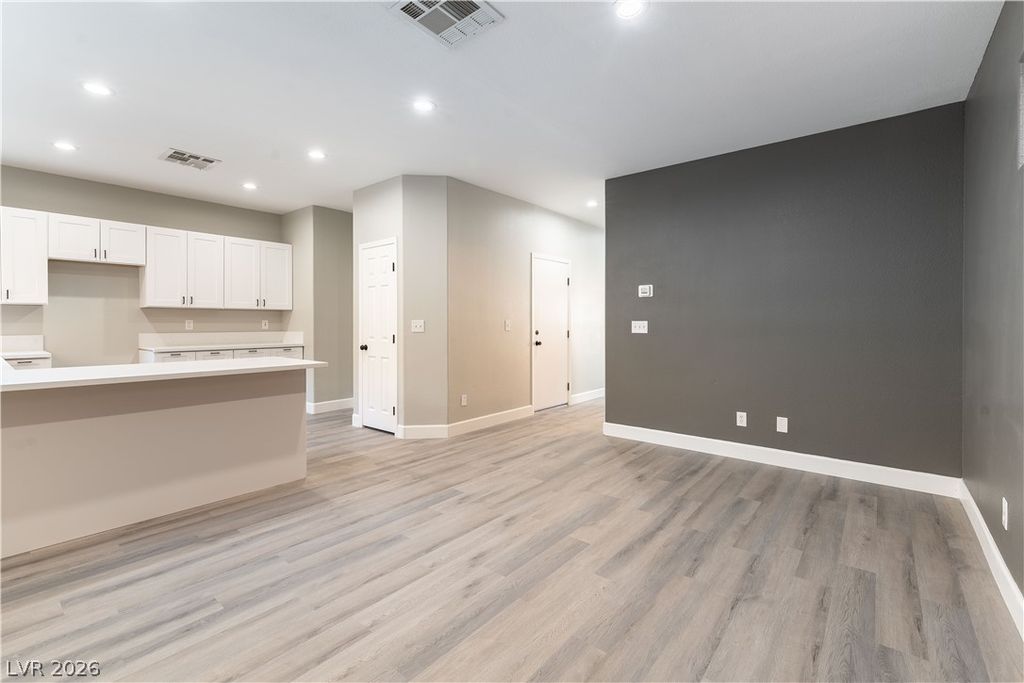 10505 Cold Mountain Avenue, Las Vegas, NV 89129 — photo 5