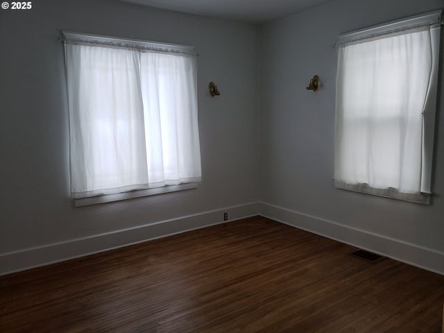 404 N HOLMES St, Wallowa, OR 97885